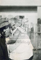 S dcerou Alenkou, kolem 1927